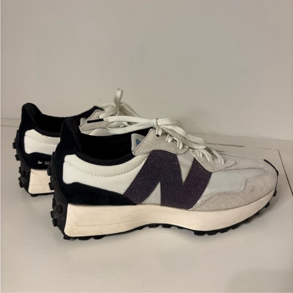 Limited Edition New Balance 327
Sea Salt Black sz 8.5 - Picture 6 of 11